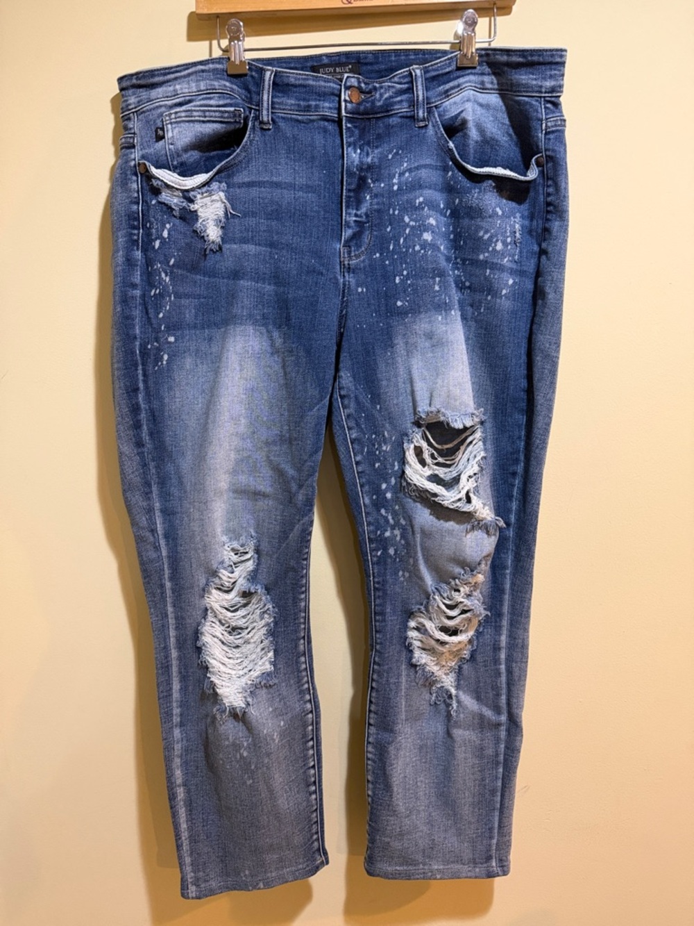 Women’s Judy Blue Boyfriend Fit Distressed Jeans